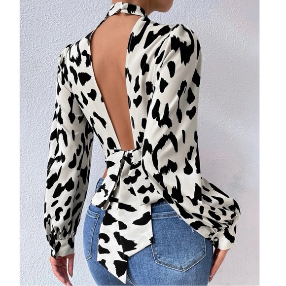 Leopard print mock neck open back crop top - Picture 2 of 5